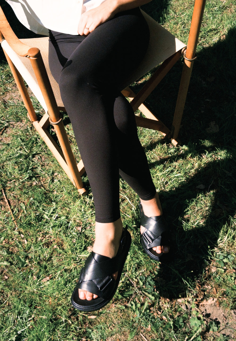 CASHOTT CASAMANDA CROSS SANDAL *Slides Black