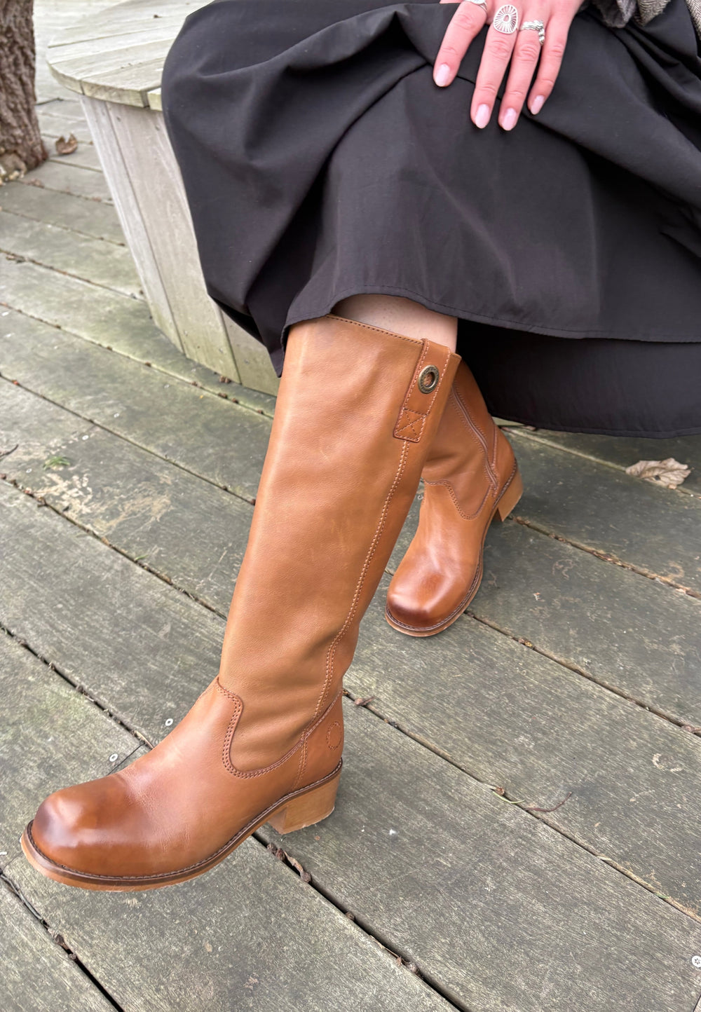 CASHOTT CASVILMA HIGH SHAFT BOOT *Pull On Cognac