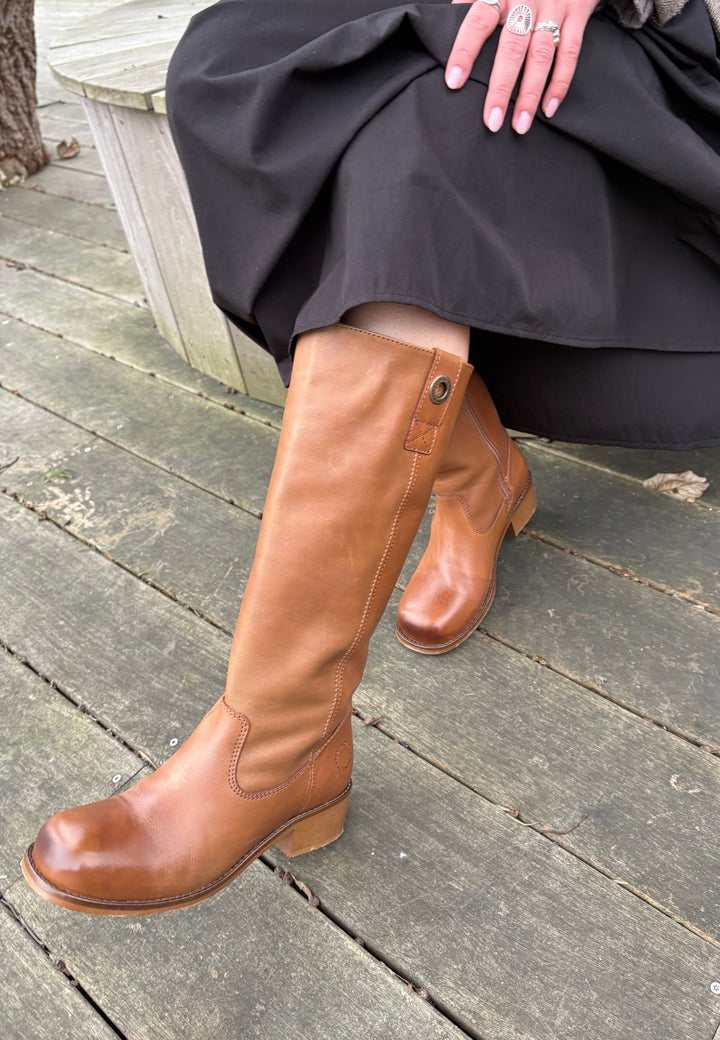 CASHOTT CASVILMA HIGH SHAFT BOOT *Pull On Cognac