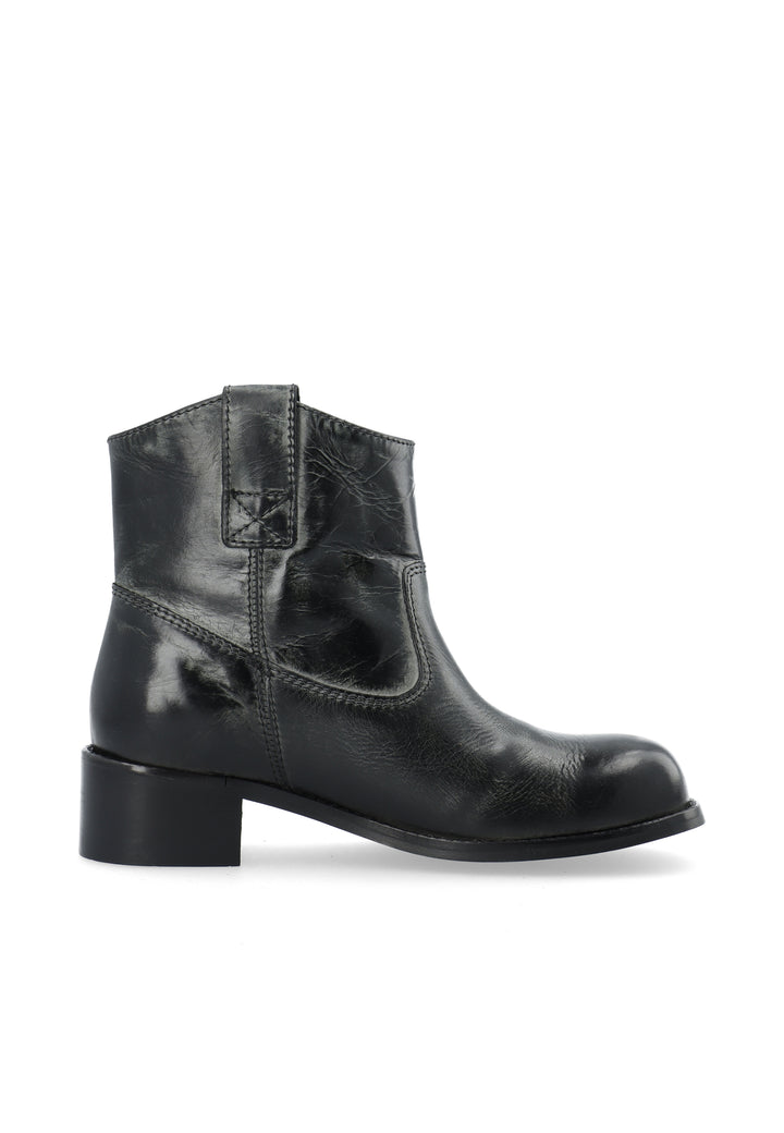 Black leather pull on boots shop